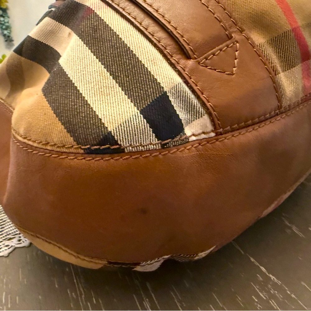 Burberry Tan and Brown Shoulder Bag with Iconic Check Pattern - Picture 5 of 16